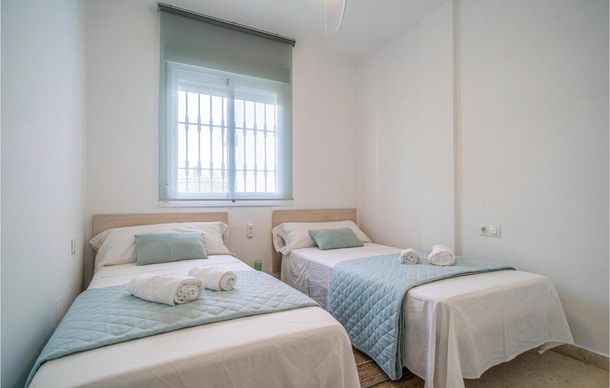 Amazing home in Vlez-Mlaga with Outdoor swimming pool, WiFi&3 Bedrooms Velez Malaga Buitenkant foto
